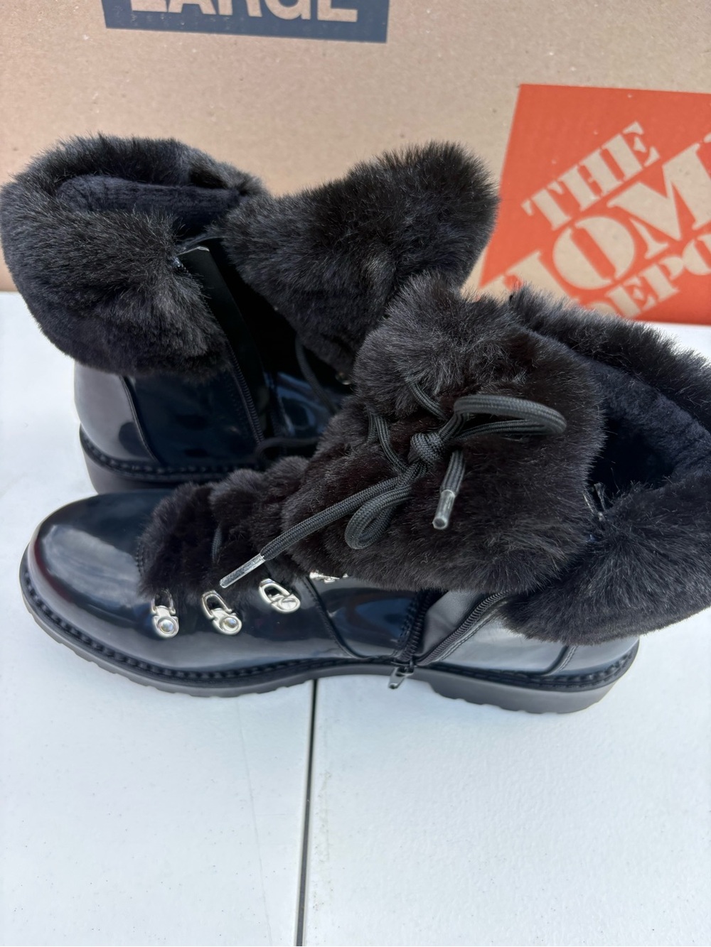 KELLY & Katie Black faux fur Patent Leather winter boots size 10 - Picture 2 of 4